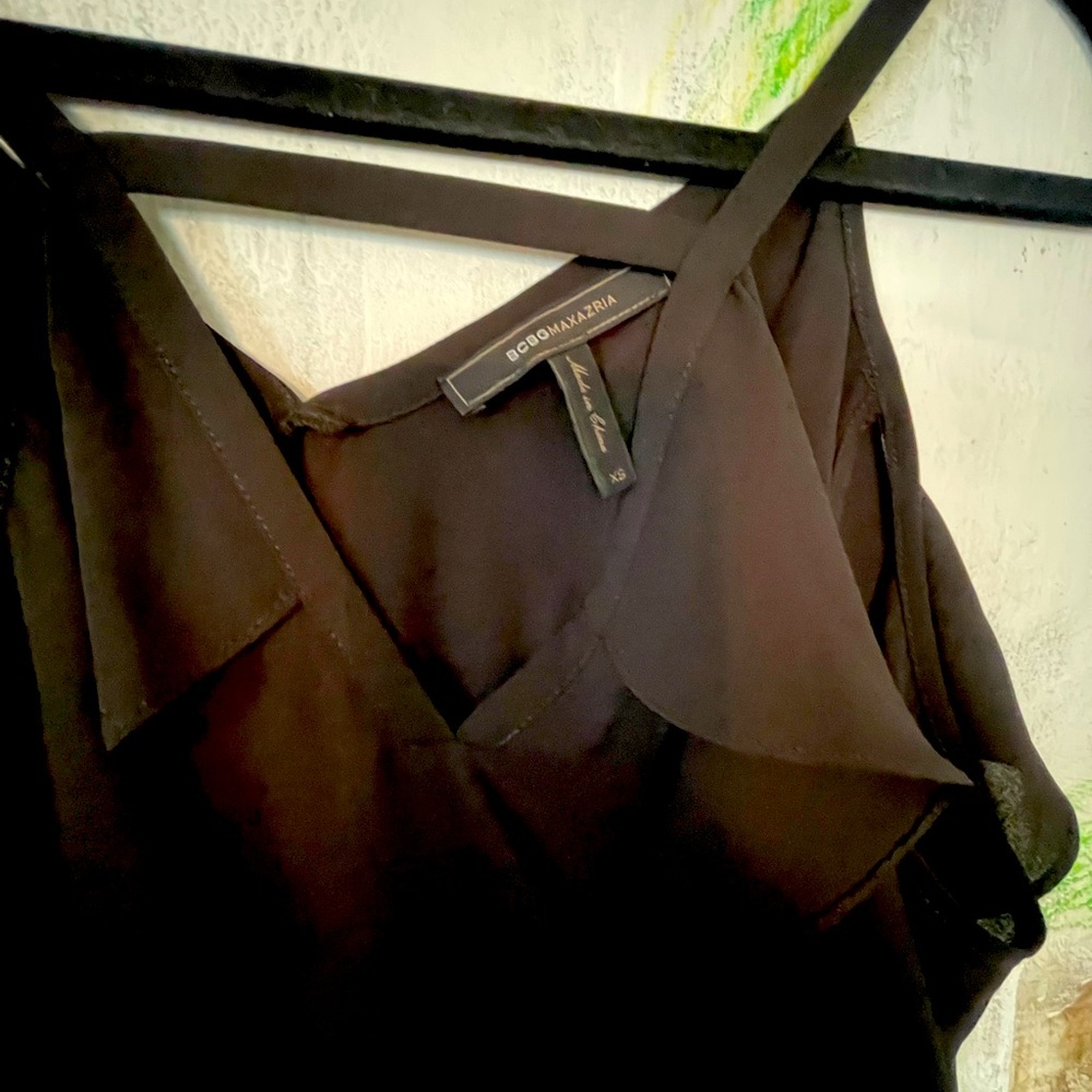 Volet sleeve BCBG top